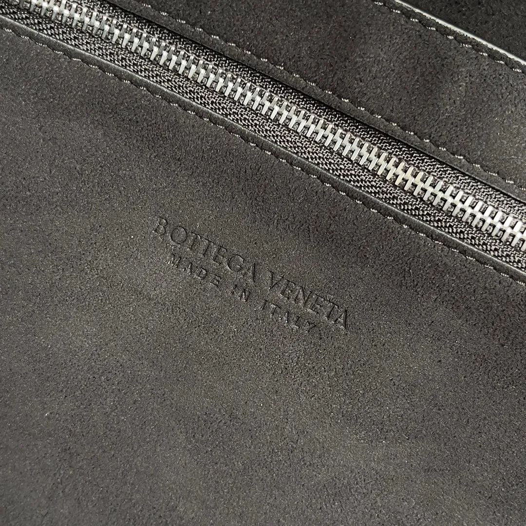 All categories 💚 Authentic bags 💚 BV 2025 new Bottega Veneta large plaid woven men's briefcase